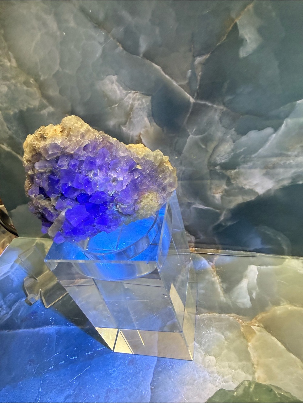 Gray blue cubed fluorite 113g newer find New Mexico